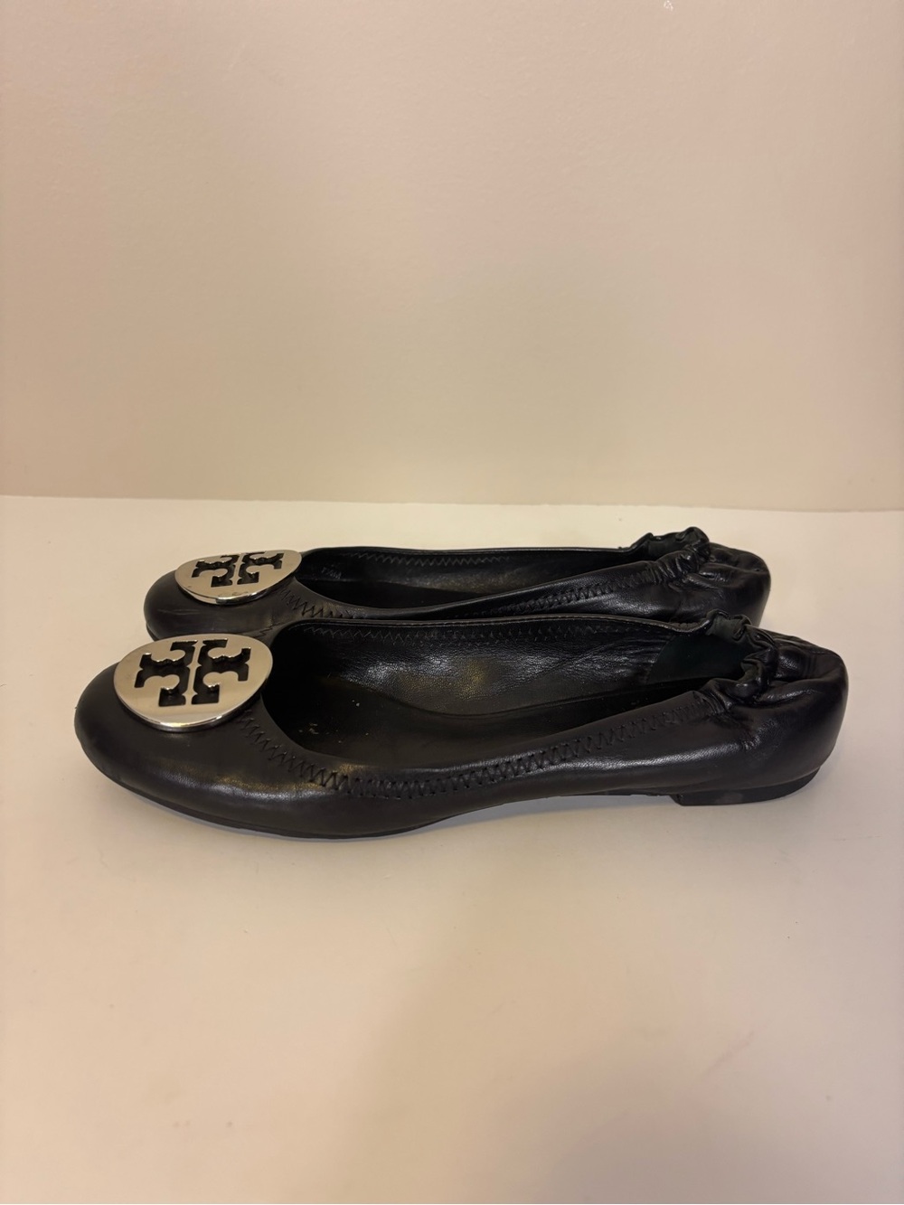 Tory Burch Black Leather Logo Medallion Ballet Flats Women’s 7.5